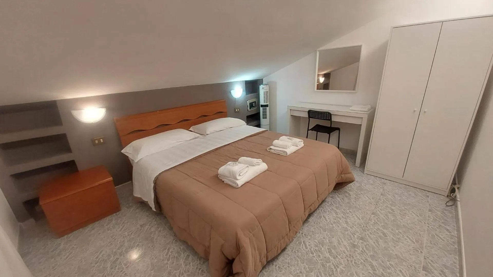 Attico Panoramico 5 Posti Letto - Fiumicino Aeroporto E Fiera Apartment 0*,  Italy