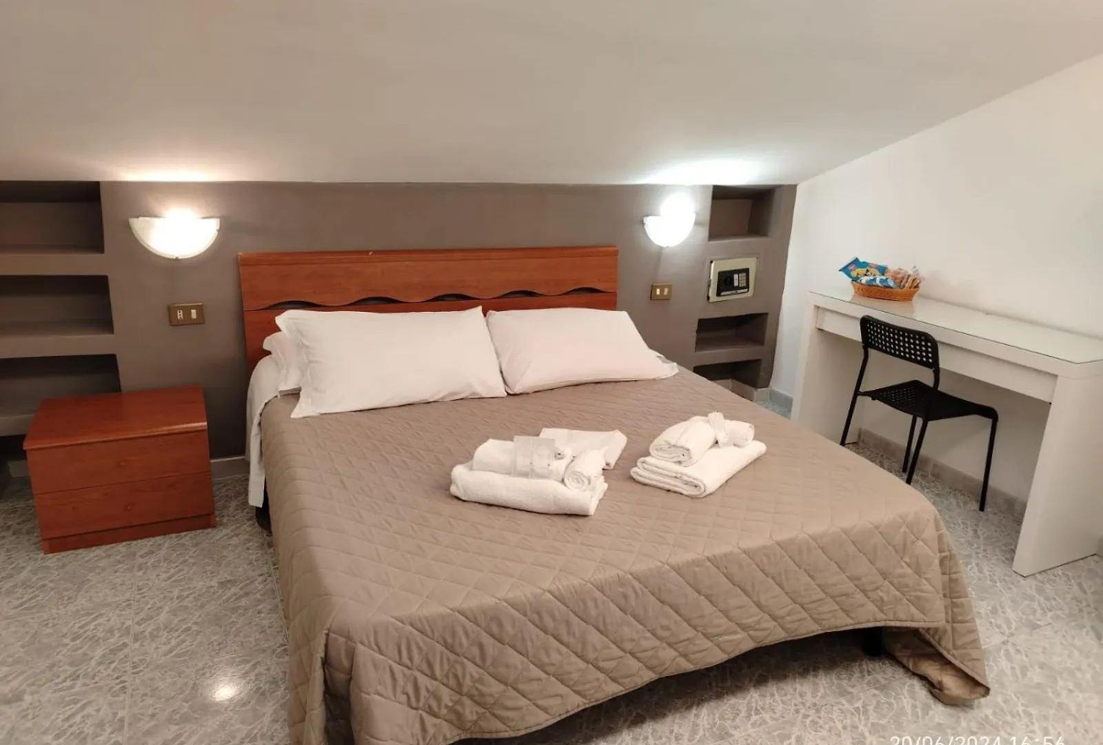 Attico Panoramico 5 Posti Letto - Fiumicino Aeroporto E Fiera Apartment 0*,  Italy